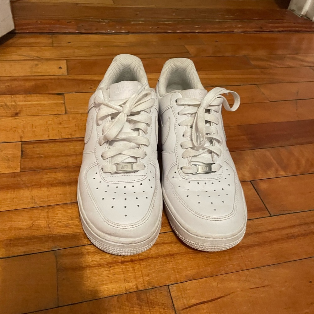 WOMENS NIKE AIR FORCE 1 SIZE 6.5 | WORN ONCE